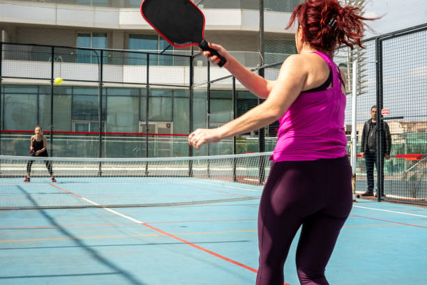 Quelles autorisations sont nécessaires pour une construction terrain de pickleball à troyes au sein d’un établissement hôtelier ?